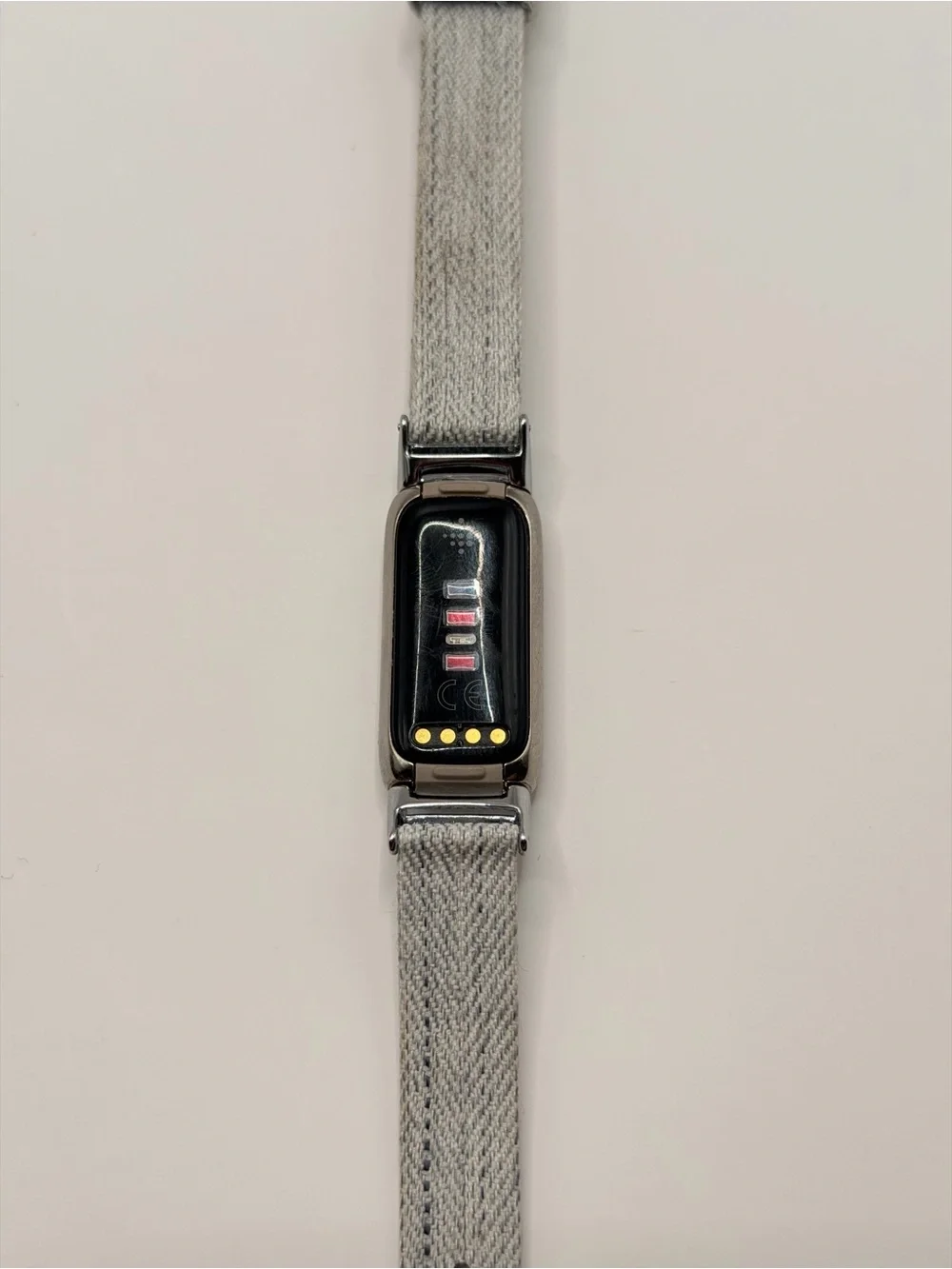 Fitbit‎ Luxe, Tested, Chrome Case, Rare Color, Charger Included, New Band